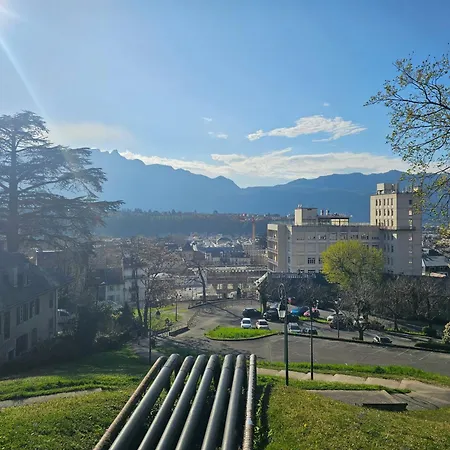 2 Etoiles Proche Thermes Avec Parking Lägenhet