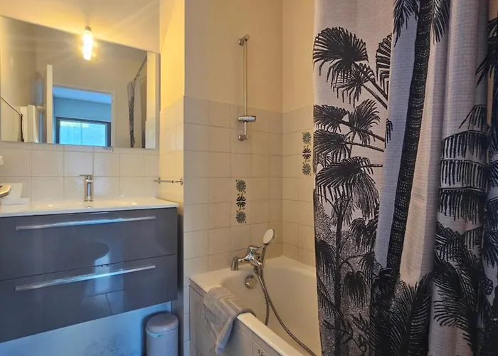 Apartment 2 Etoiles Proche Thermes Avec Parking